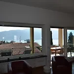 In A Prime Location On Maggiore Lägenhet *