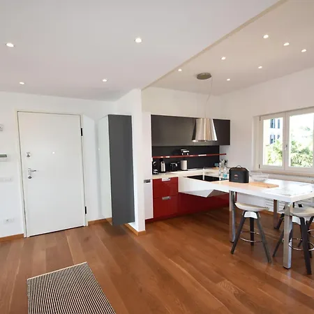 In A Prime Location On Maggiore *