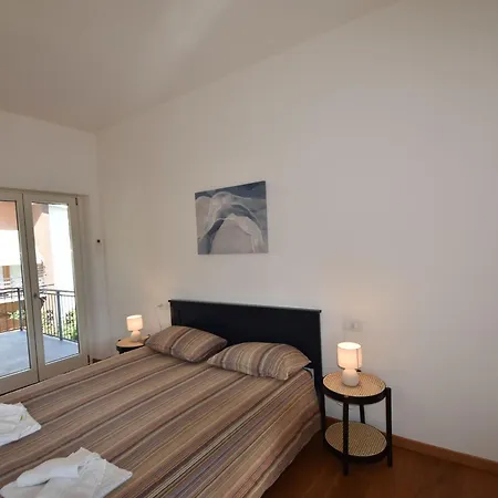 Close To The Lake, With Panoramic Balconies Verbania
