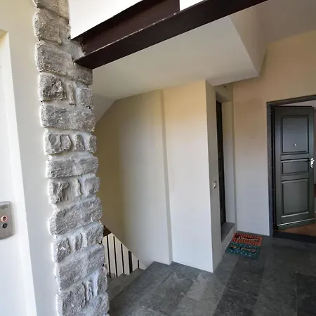 Appartement In A Prime Location On Maggiore