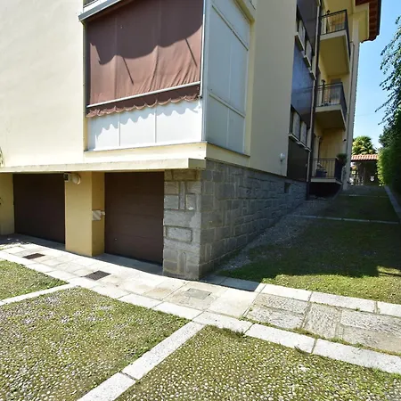 In A Prime Location On Maggiore Διαμέρισμα Βερμπάνια