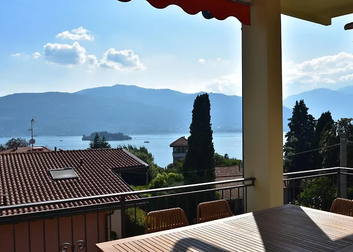 In A Prime Location On Maggiore Lejlighed