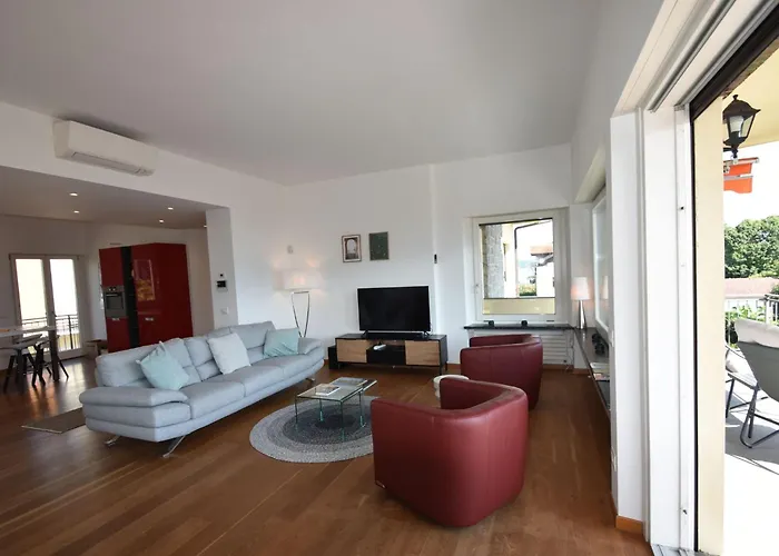 In A Prime Location On Maggiore Lejlighed *