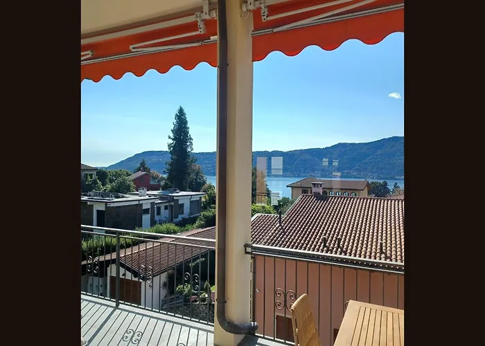 In A Prime Location On Maggiore Lejlighed *